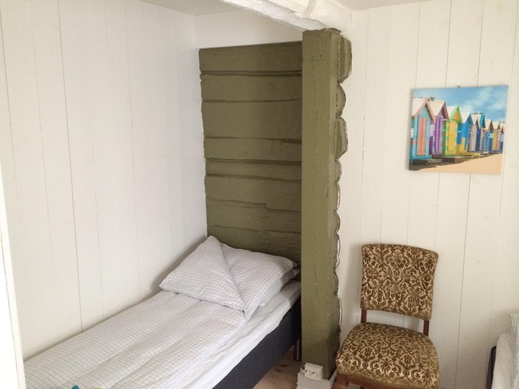Gjestehuset Ibsen Grimstad  Zimmer foto